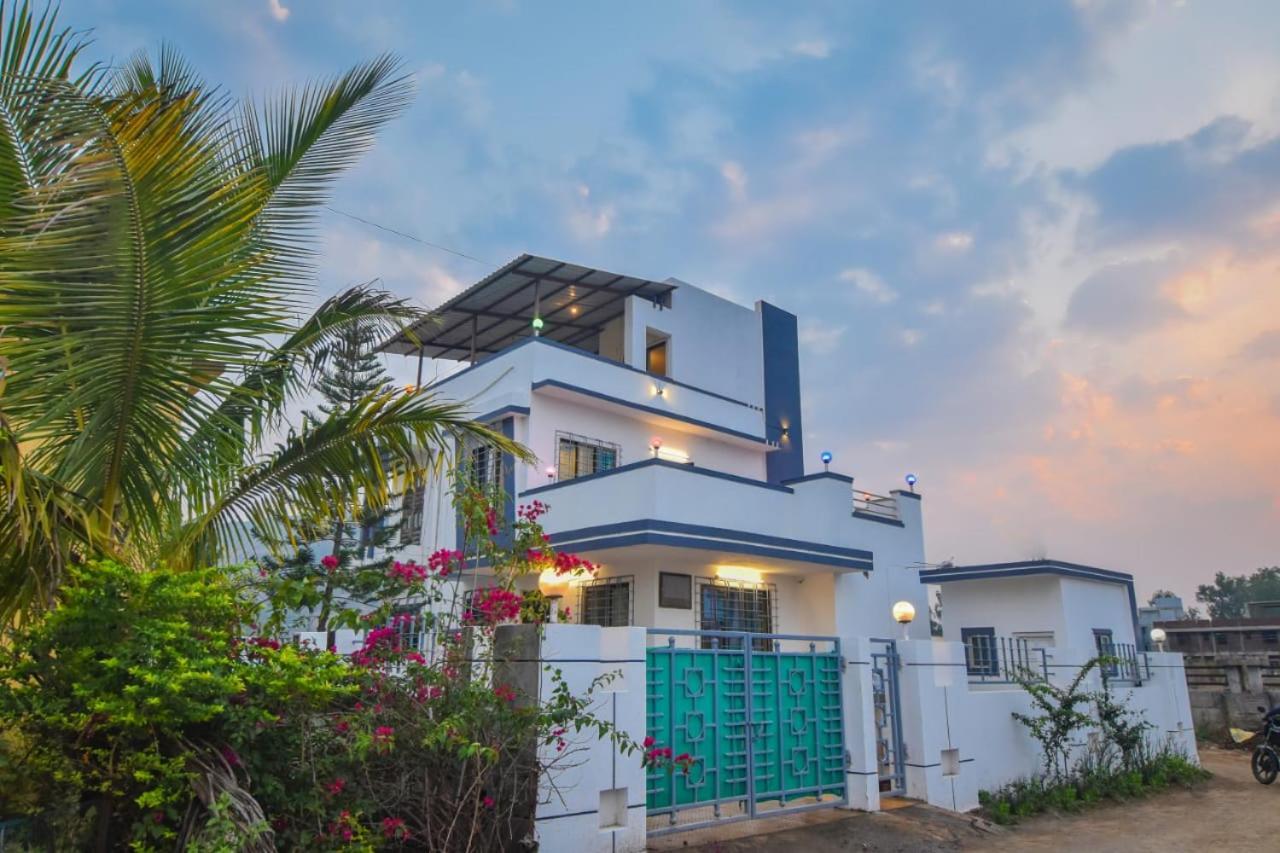 Prince Villa 3Bhk Лонавала Экстерьер фото